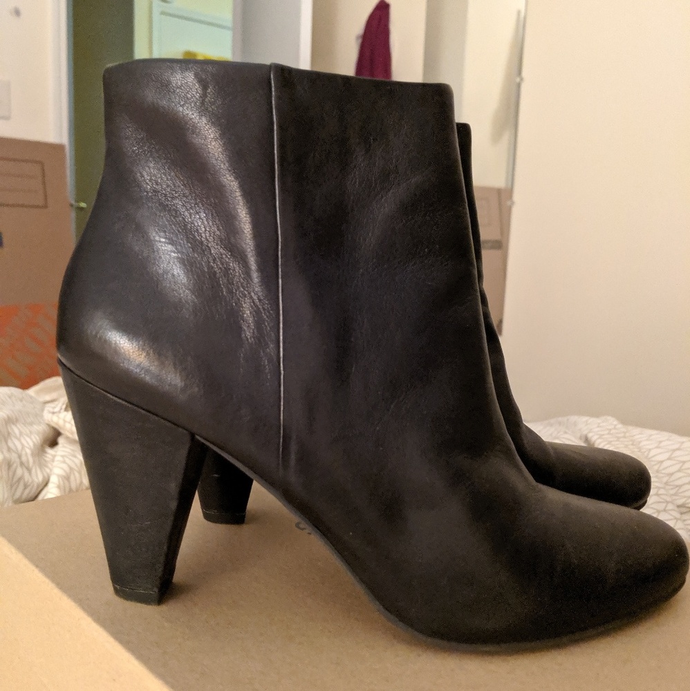 NWT Lucky Brand Sairio Bootie